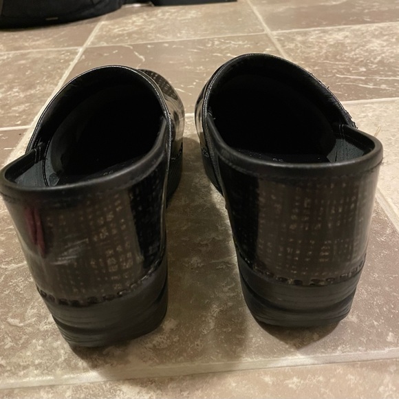 Dansko XP Metallic Striped Professional Clogs - Womens Size 39 (US Size 8.5-9) - Picture 6 of 9